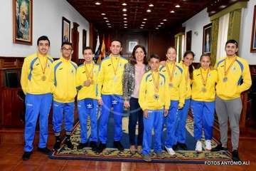 Recepción de la alcaldesa y del concejal de Deportes a los campeones del Club Taz Jinámar (Foto Antonio Alí)